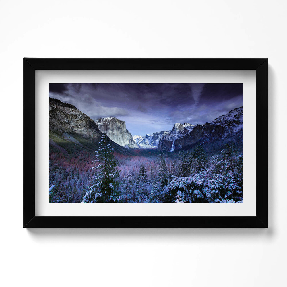 Kép keretben Téli táj hegyek és erdő