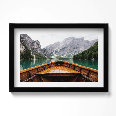 Kép keretben Csónak egy hegyi tavon