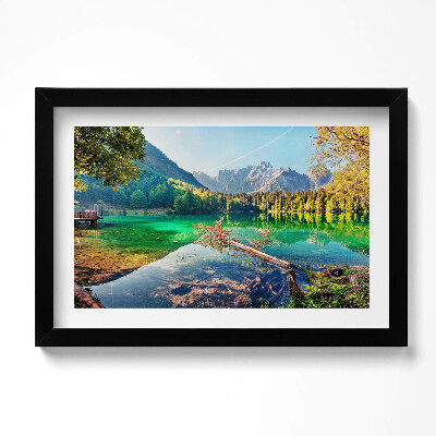 Kép keretben Hegyi tó táj fák között