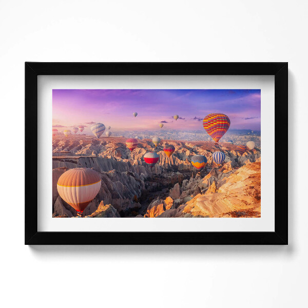 Kép keretben Léggömbök repülnek egy kanyon felett