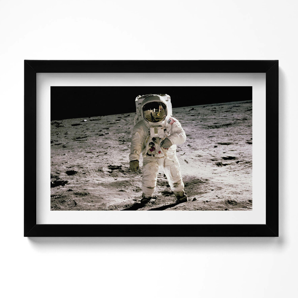 Keretezett kép Első ember a Holdon - NASA fotó NASA fotó