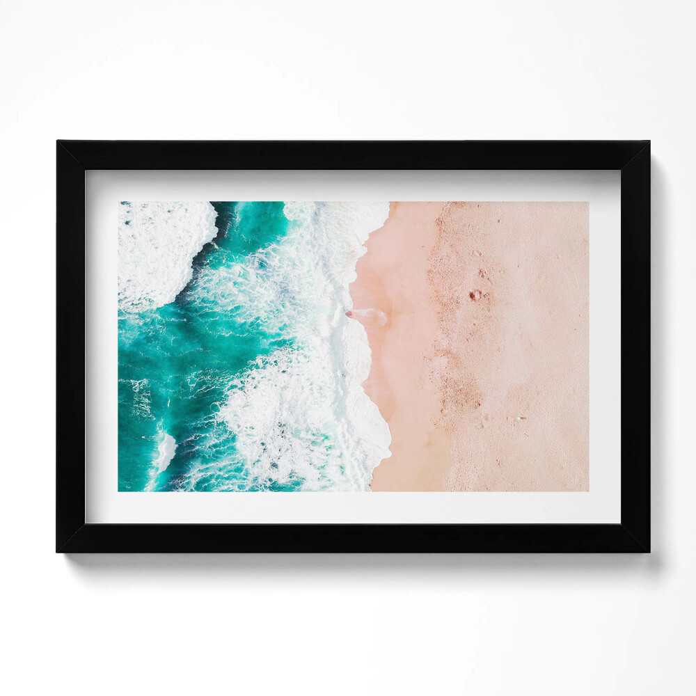 Keretezett kép Tengeri hullámok a tengerparton madártávlatból