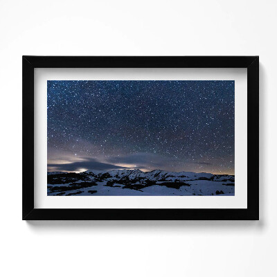 Kép keretben Éjszakai csillagok az égen a hegyekben