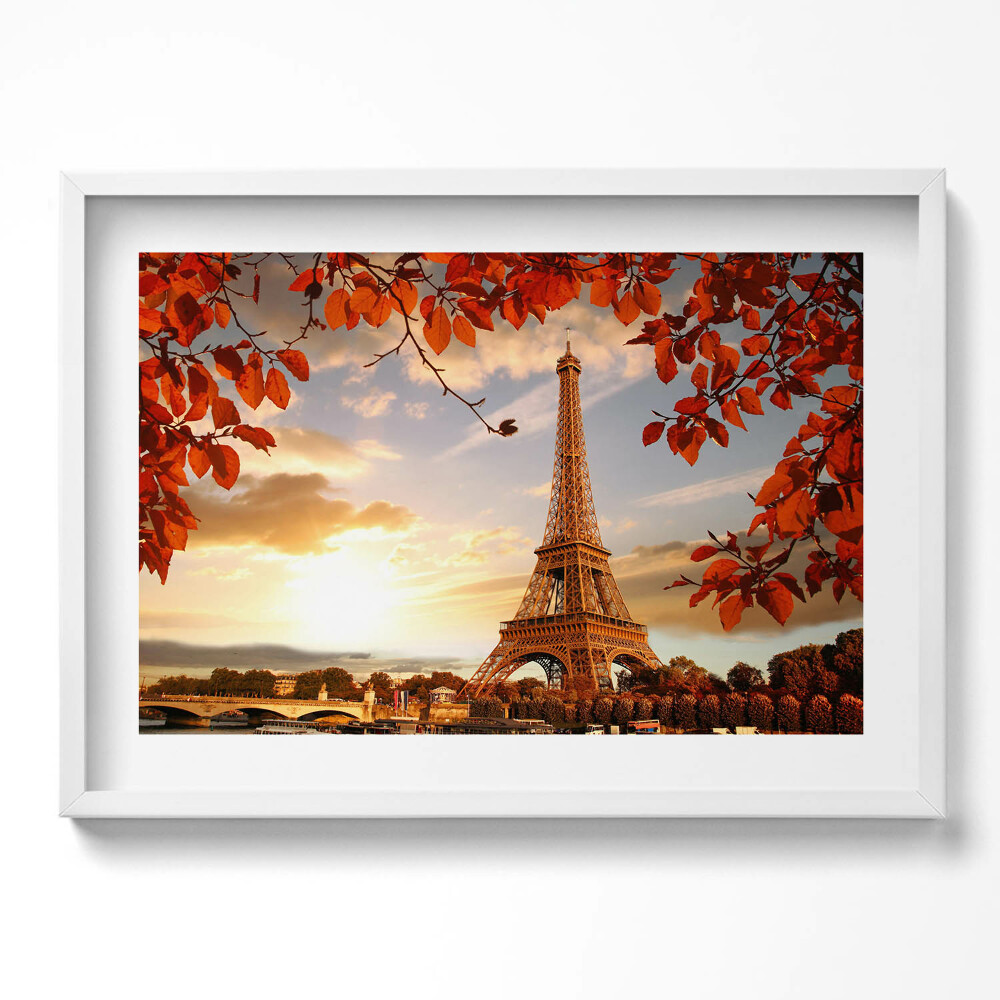 Kép keretben Párizsi Eiffel-torony őszi falevelekkel
