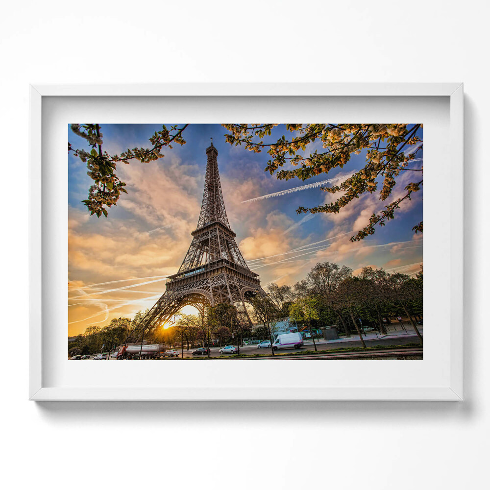 Kép keretben Eiffel-torony naplementében