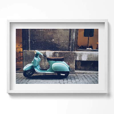 Kép keretben Kék robogó egy fal mellett