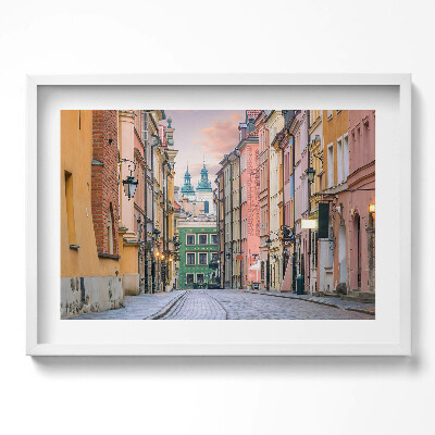 Kép keretben Színes városi utca templomtorony