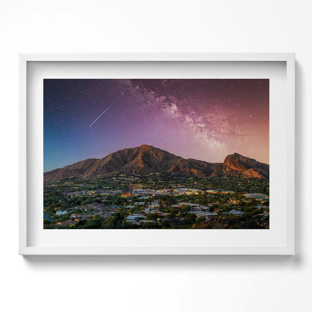 Kép keretben Csillagos égbolt és hegy