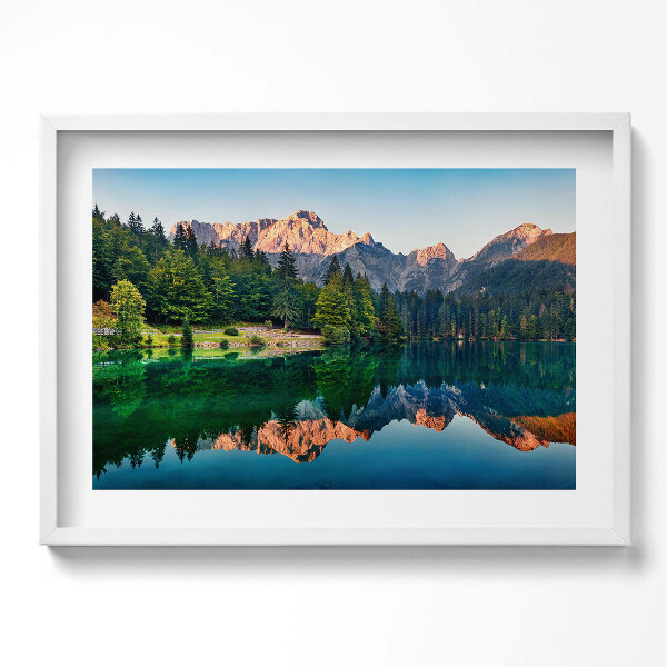 Kép keretben Hegyek és tükörkép a vízben