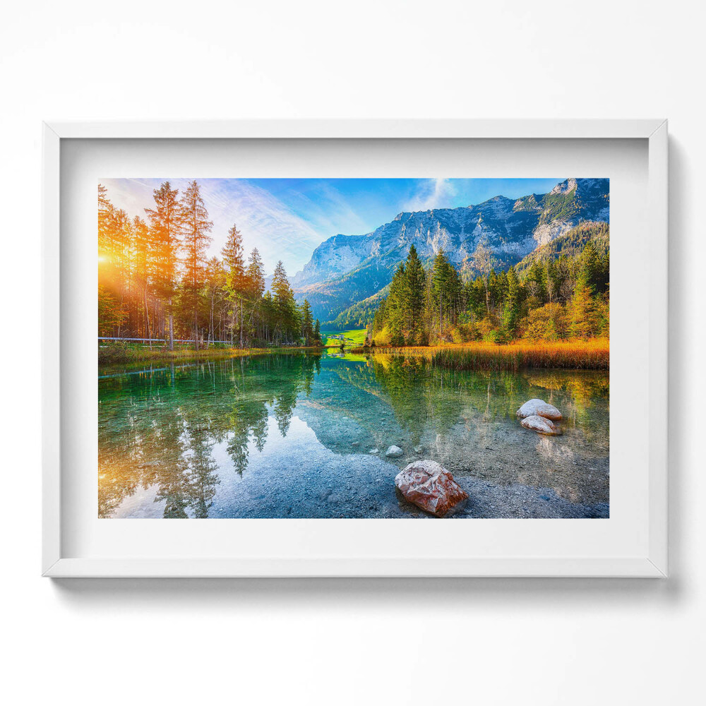 Kép keretben Tó hegyek fák tükröződés