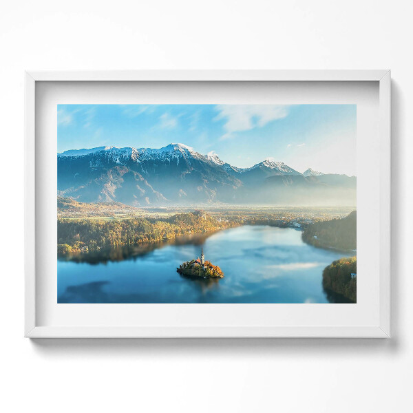 Kép keretben Tó hegyek sziget templom