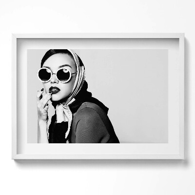 Kép keretben Stílusos nő napszemüvegben