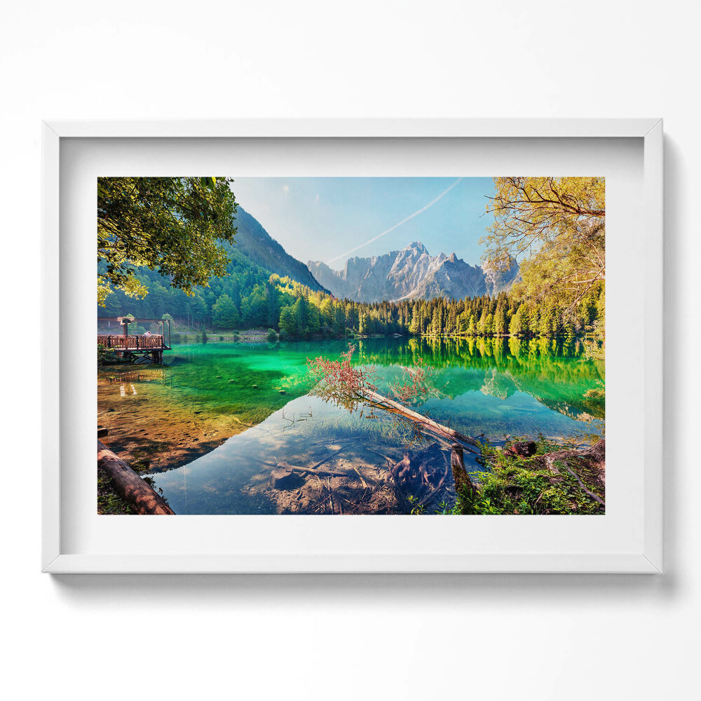 Kép keretben Hegyek és zöld tó