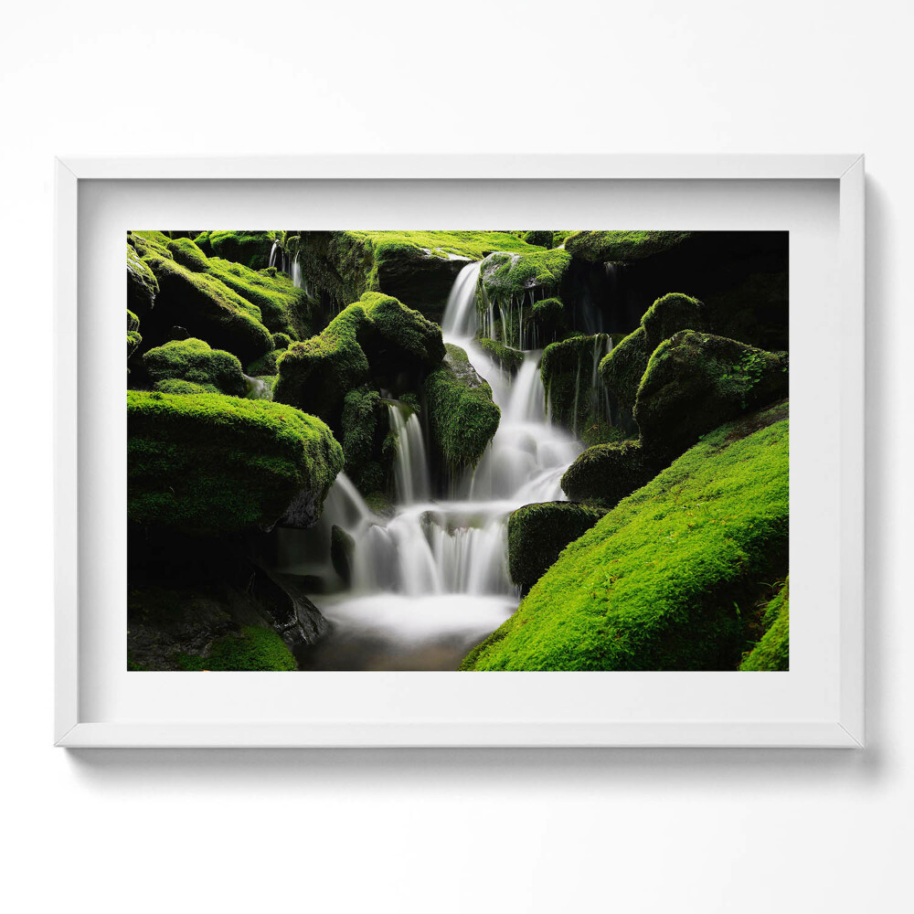 Kép keretben Zöld moha és vízesések
