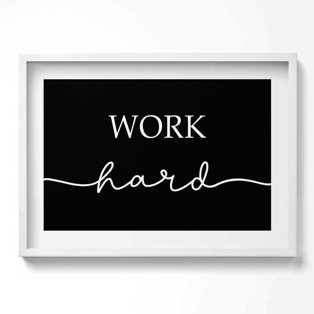 Kép keretben Inspiráló szöveg: "Work hard"