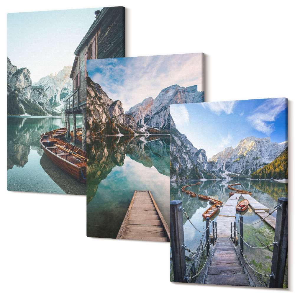 Háromrészes vászonkép szett Csendes tó a hegyekben, fából készült csónakokkal