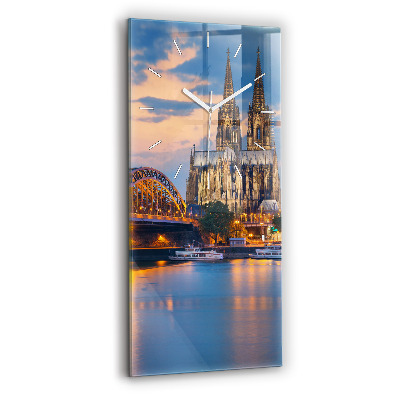 Téglalap alakú üvegóra A városháza látképe