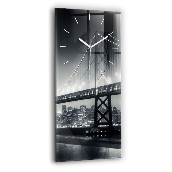 Négyszögletes üvegóra San Francisco éjszakai híd