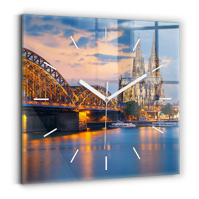 Szögletes fali üvegóra A városháza látképe